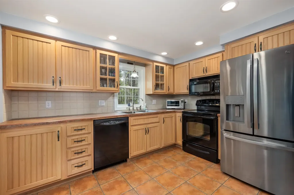 12 Brookhurst Lane East Meredith NH 03253