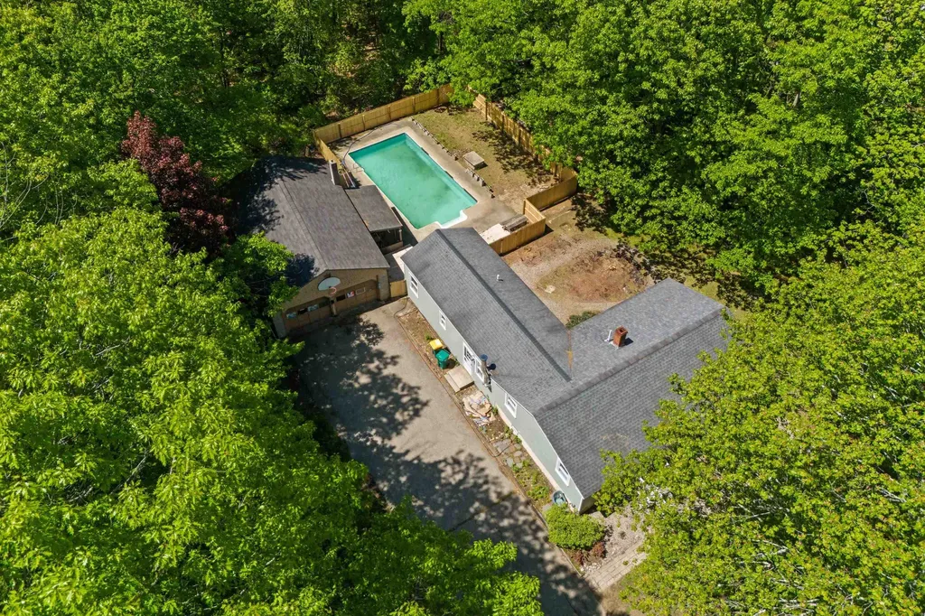 125 Blackwater Road Rochester NH 03867
