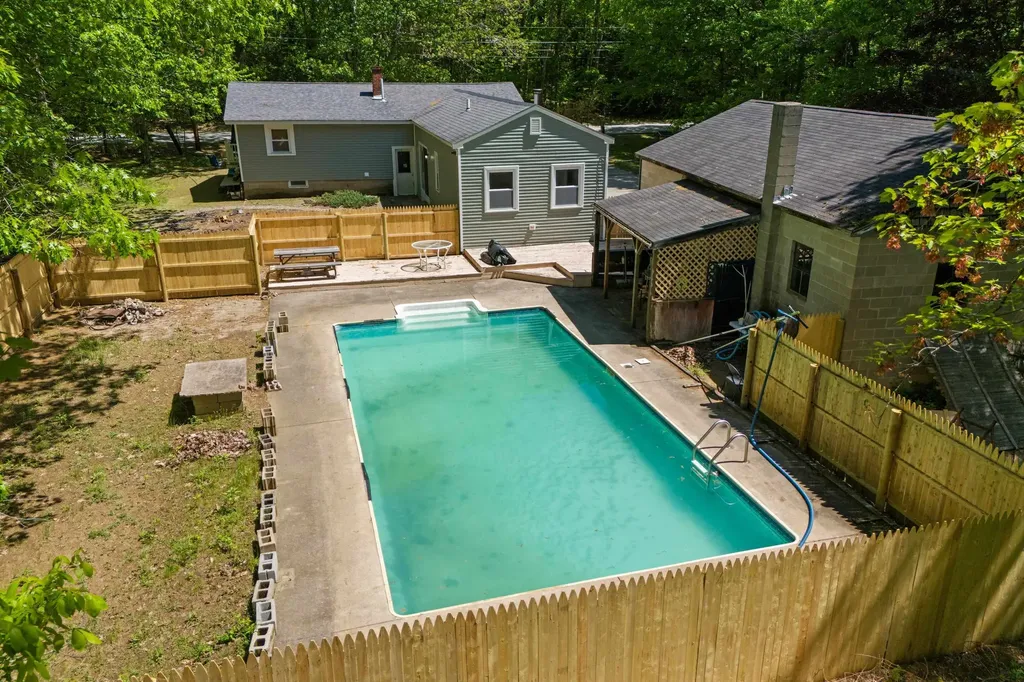 125 Blackwater Road Rochester NH 03867