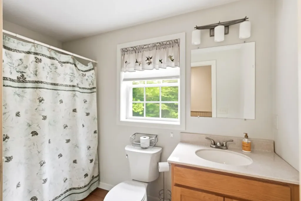 36 Church Street Deerfield NH 03037