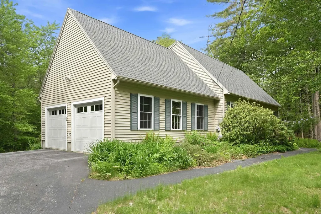 36 Church Street Deerfield NH 03037