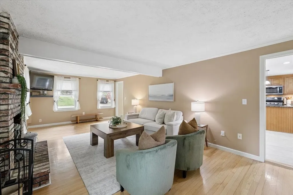 11 Douglas Street Merrimack NH 03054