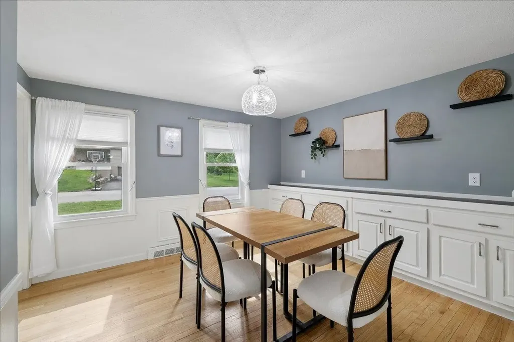 11 Douglas Street Merrimack NH 03054