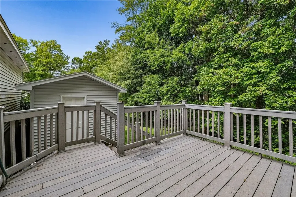 11 Douglas Street Merrimack NH 03054