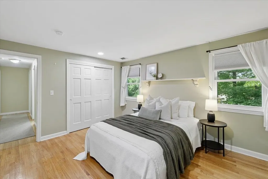 11 Douglas Street Merrimack NH 03054