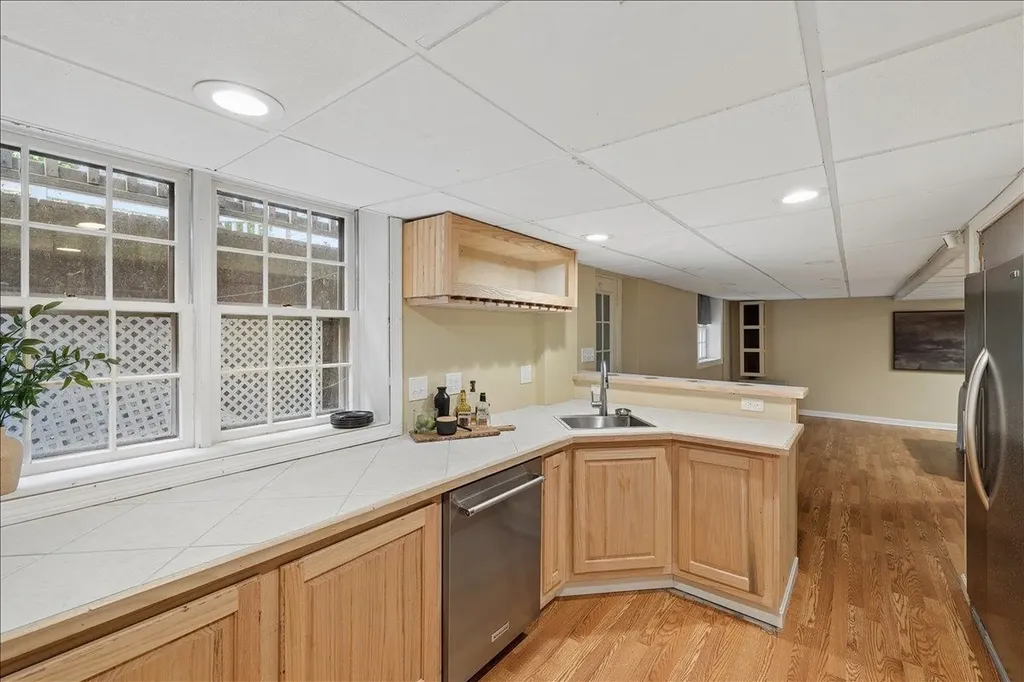 11 Douglas Street Merrimack NH 03054