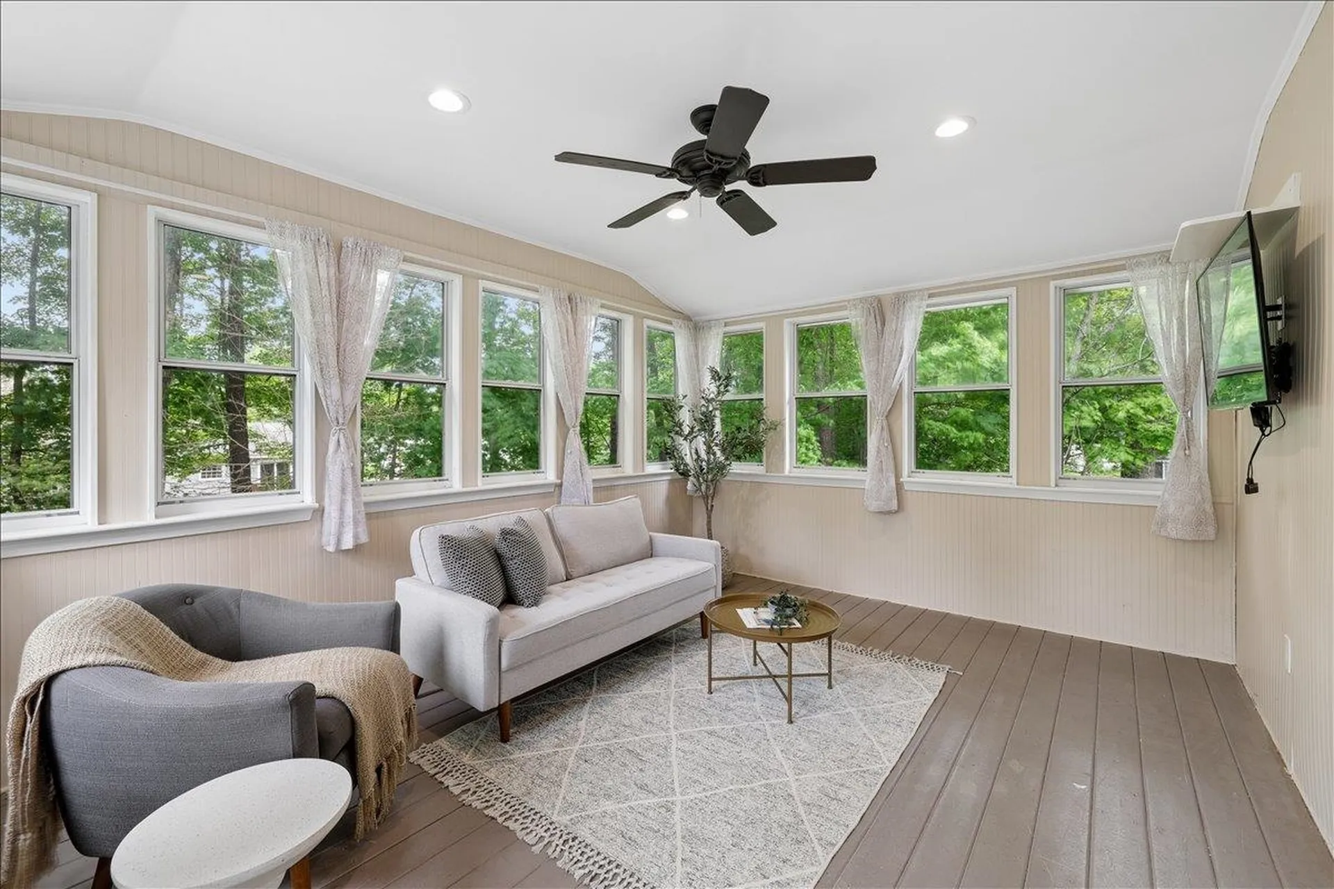 11 Douglas Street Merrimack NH 03054