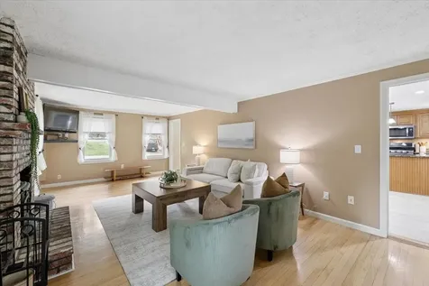11 Douglas Street Merrimack NH 03054