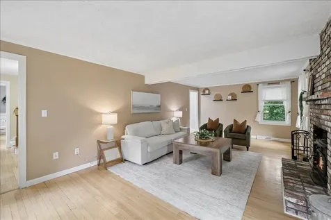 11 Douglas Street Merrimack NH 03054