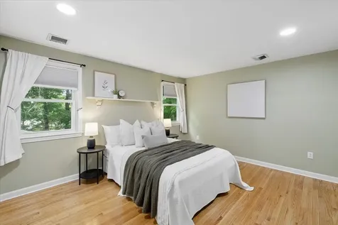 11 Douglas Street Merrimack NH 03054