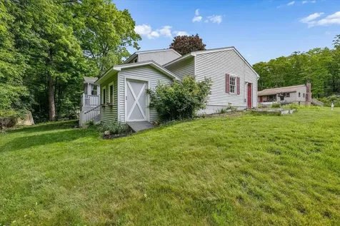 11 Douglas Street Merrimack NH 03054