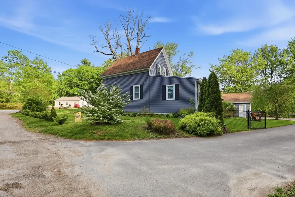 53 Sandown Road Fremont NH 03044
