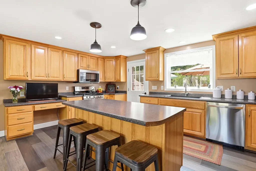 53 Sandown Road Fremont NH 03044