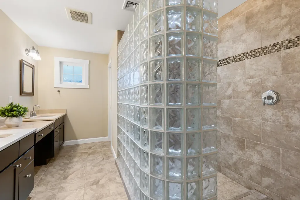 14 Cushman Way Greenland NH 03840