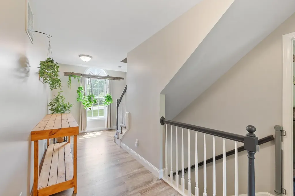 8 Jana Circle Sandown NH 03873