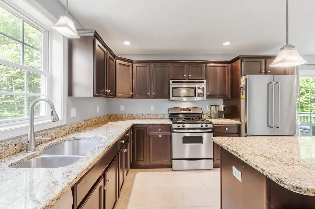 8 Jana Circle Sandown NH 03873