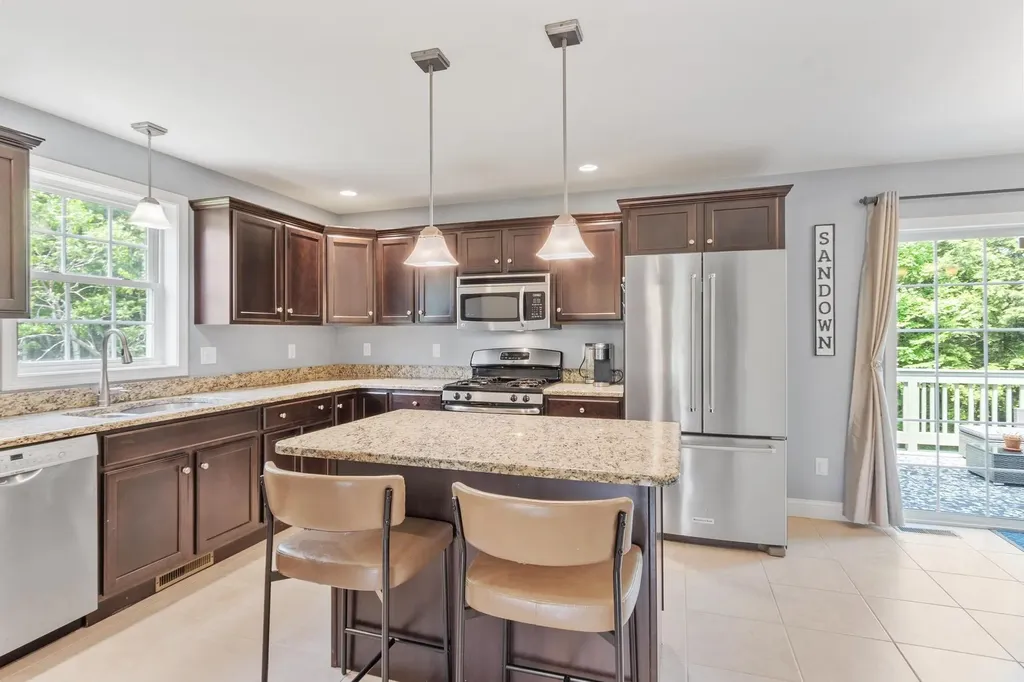 8 Jana Circle Sandown NH 03873