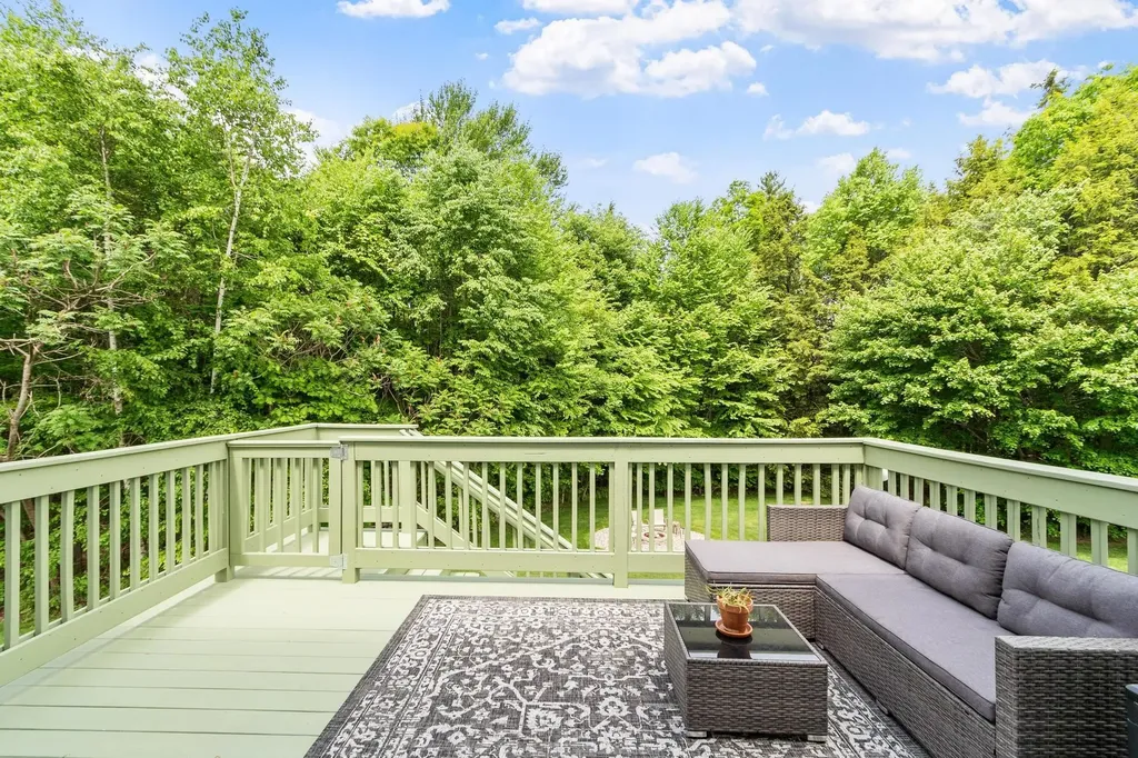 8 Jana Circle Sandown NH 03873