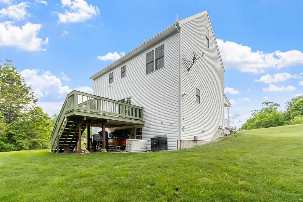 8 Jana Circle Sandown NH 03873