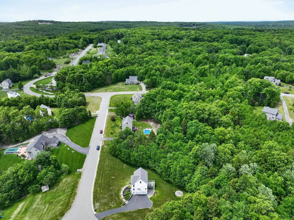 8 Jana Circle Sandown NH 03873