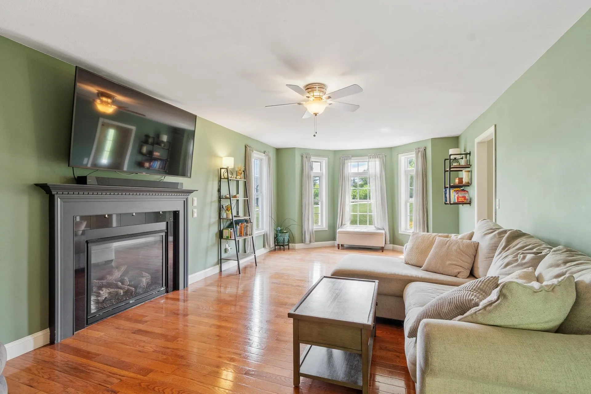 8 Jana Circle Sandown NH 03873