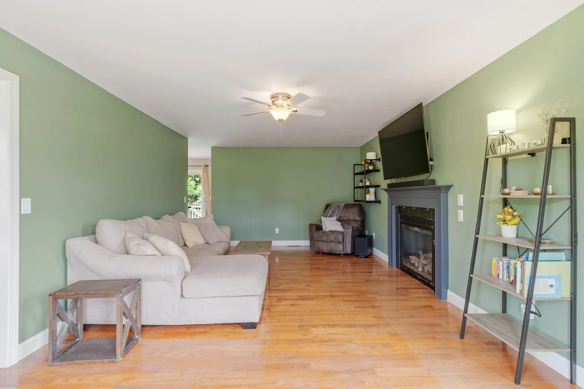 8 Jana Circle Sandown NH 03873