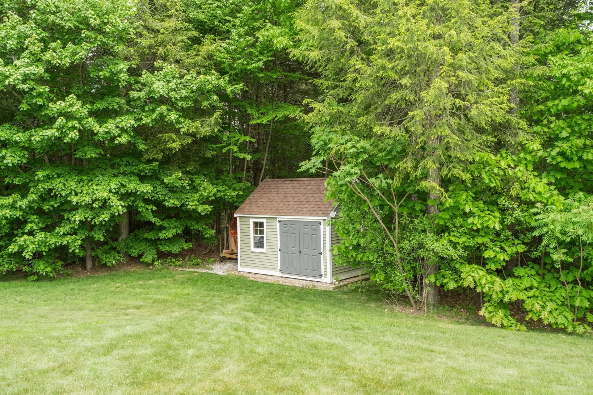 8 Jana Circle Sandown NH 03873