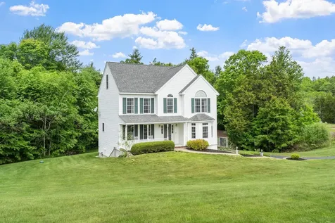 8 Jana Circle Sandown NH 03873