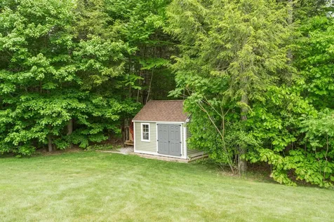 8 Jana Circle Sandown NH 03873