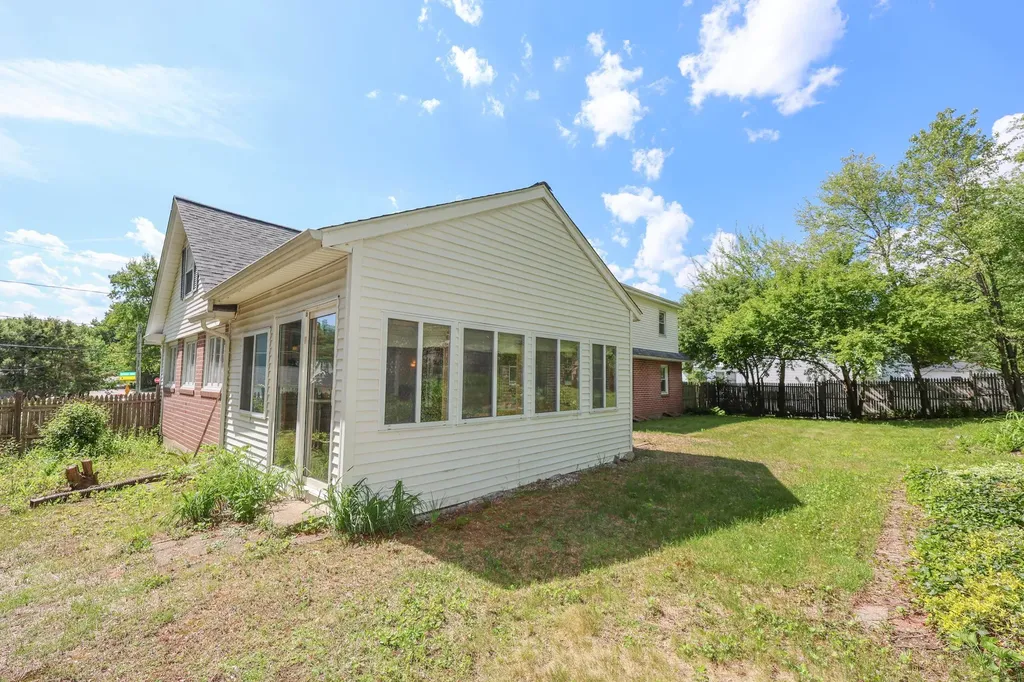 137 Grand Avenue Manchester NH 03109