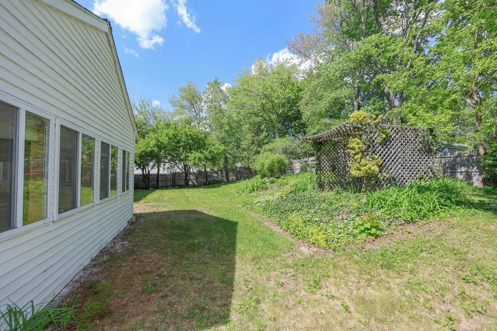 137 Grand Avenue Manchester NH 03109