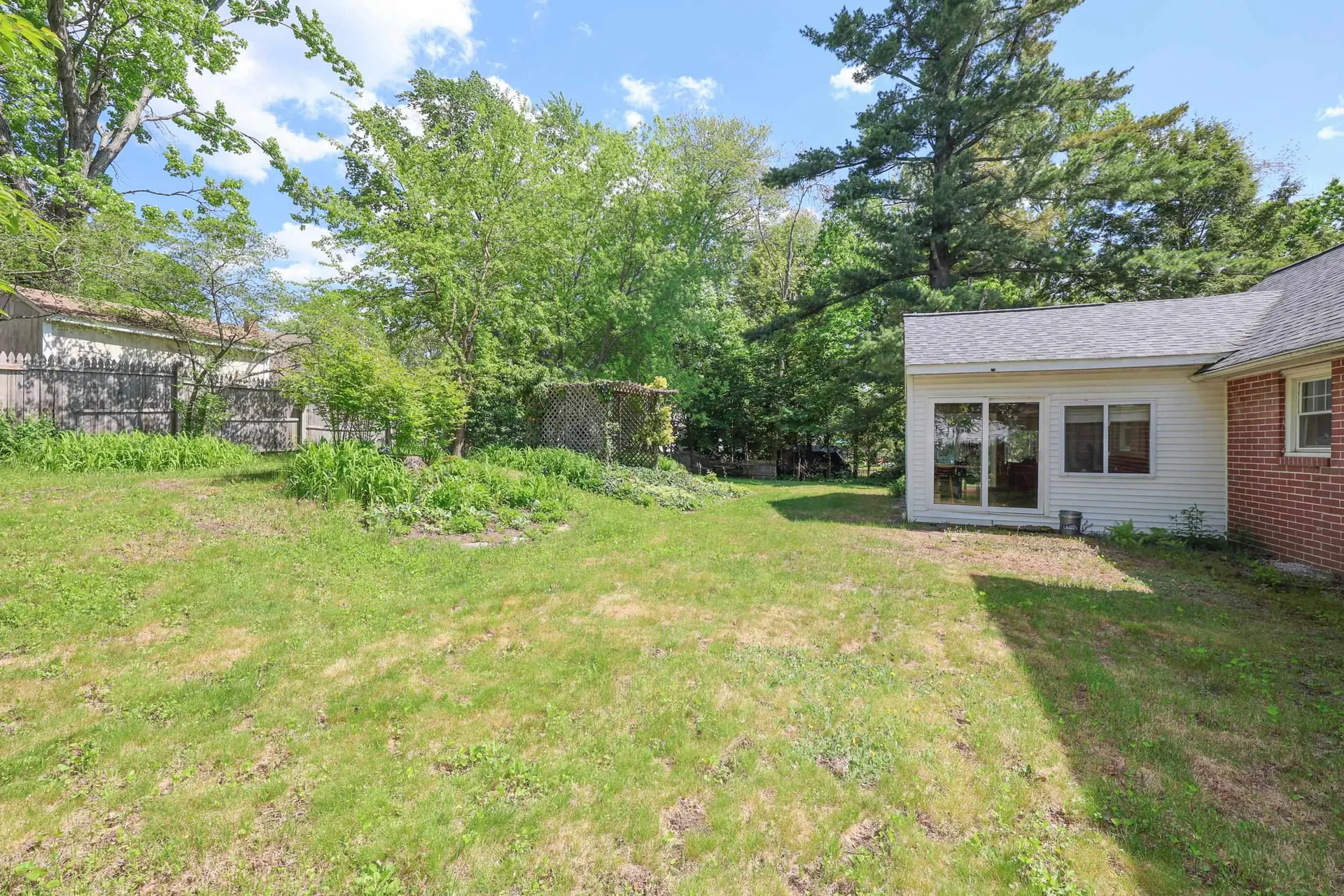 137 Grand Avenue Manchester NH 03109