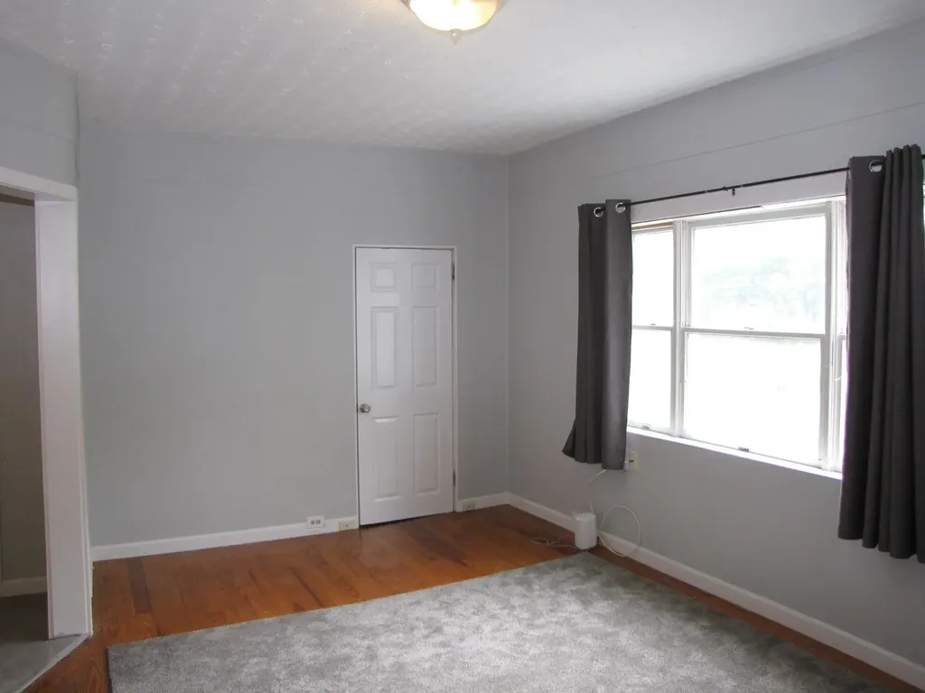 3 Mcilvin Street Manchester NH 03103
