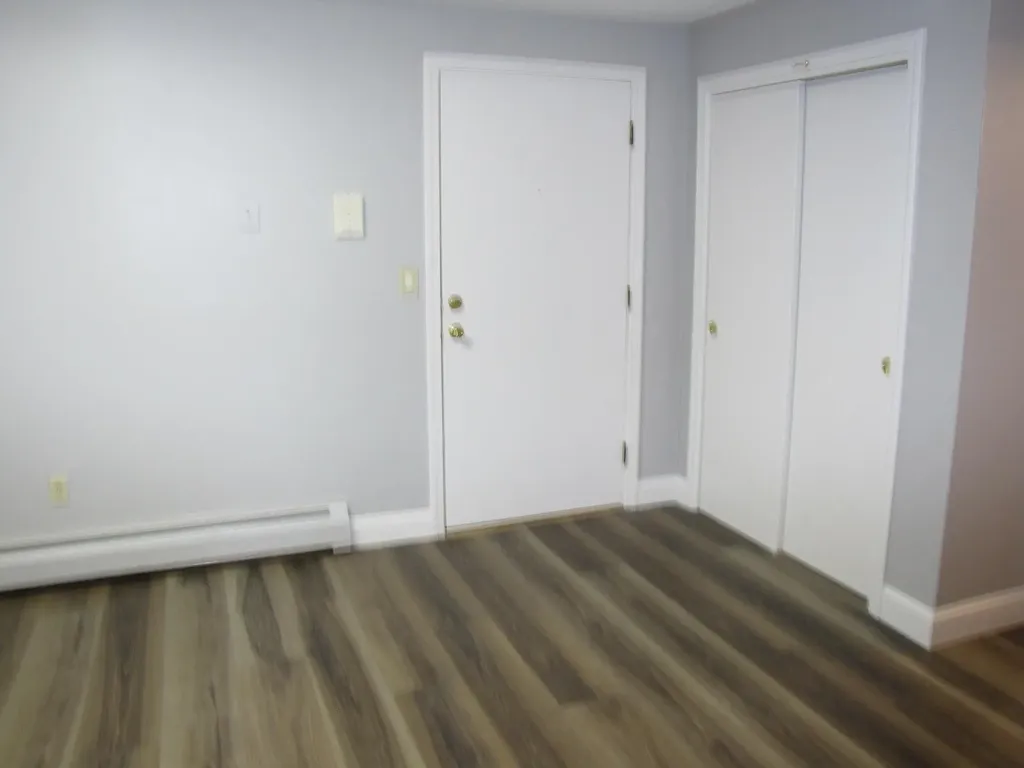 3 Mcilvin Street Manchester NH 03103