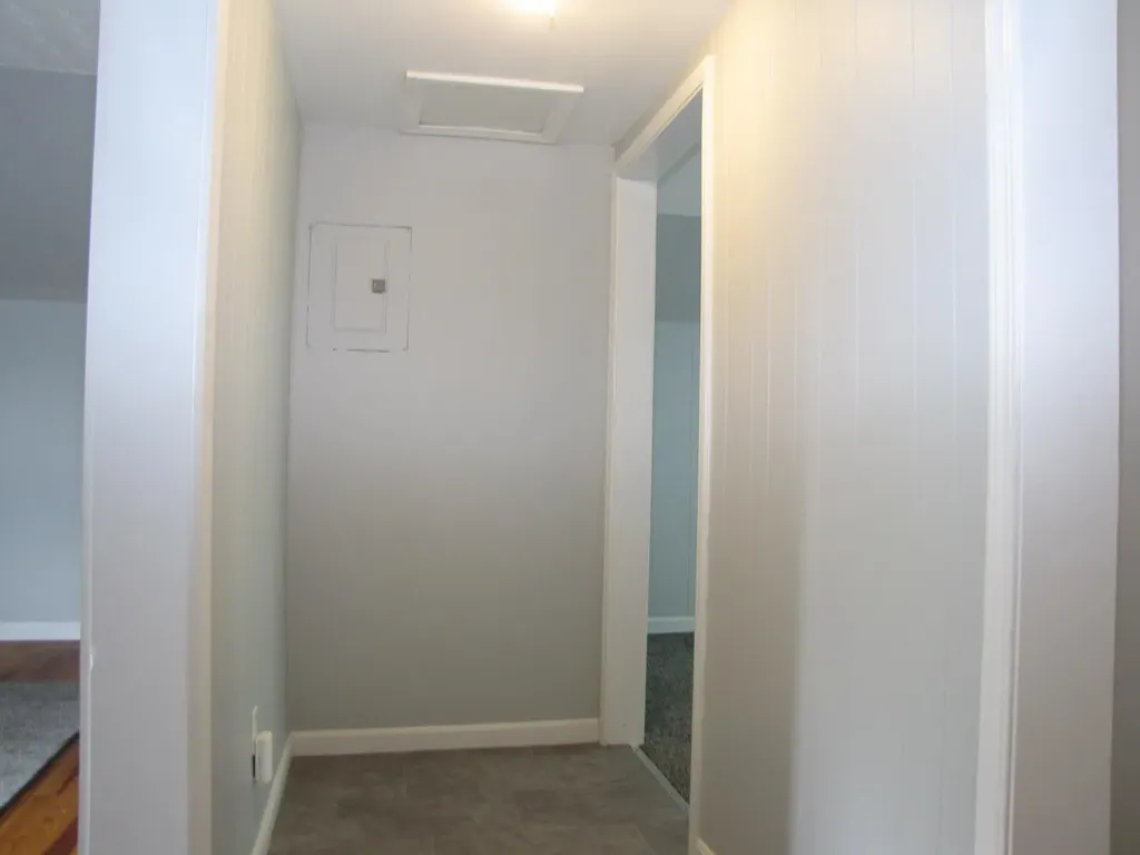 3 Mcilvin Street Manchester NH 03103