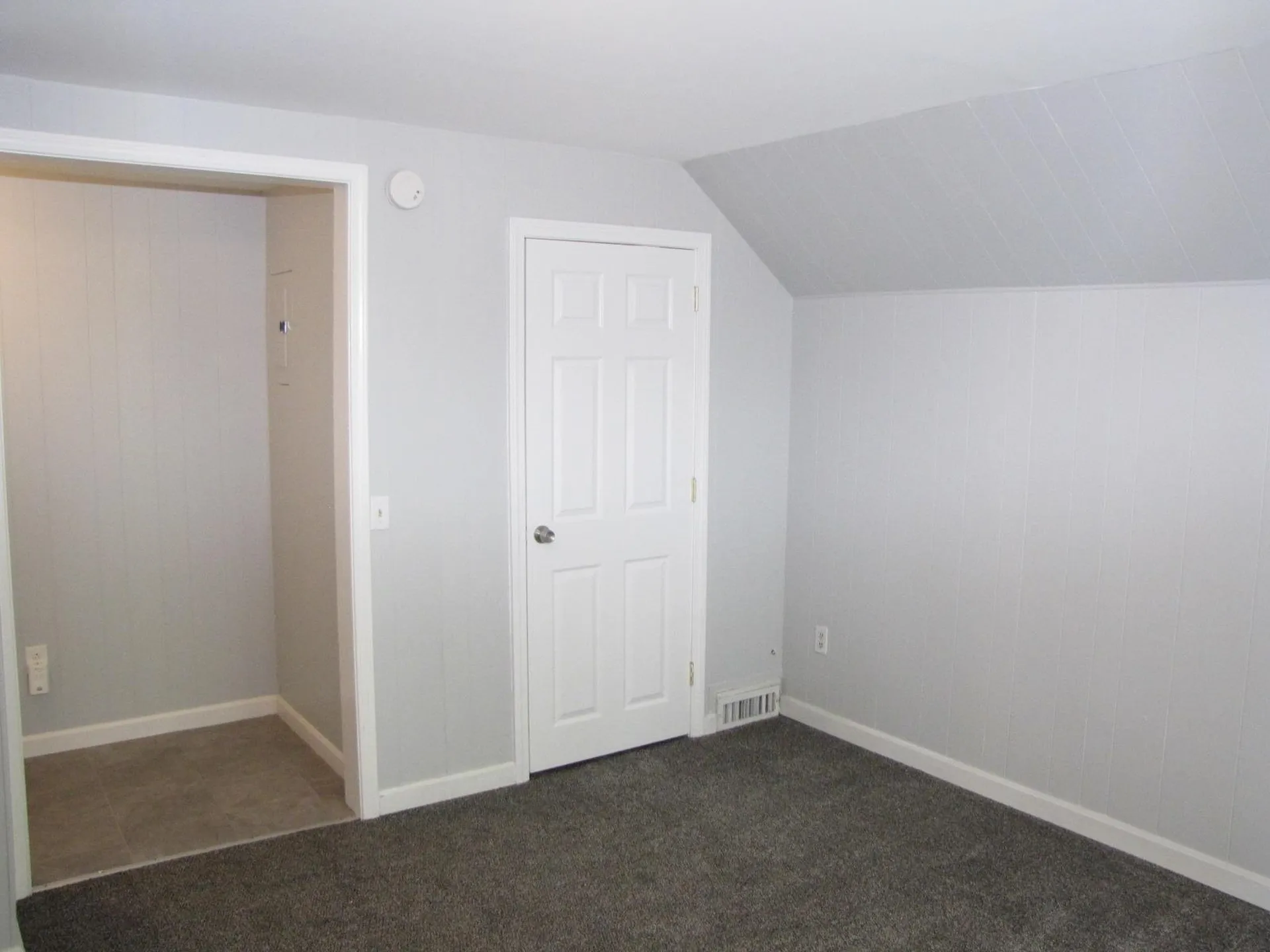 3 Mcilvin Street Manchester NH 03103