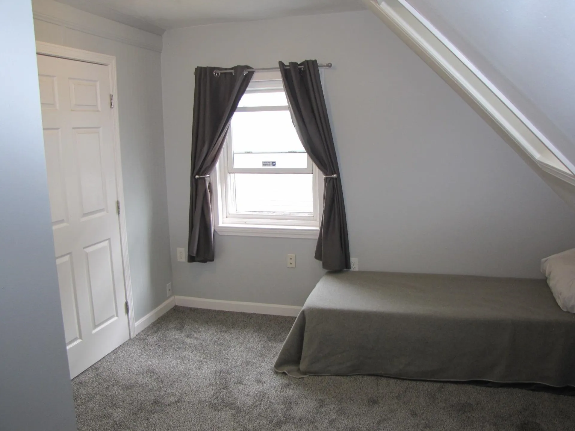 3 Mcilvin Street Manchester NH 03103
