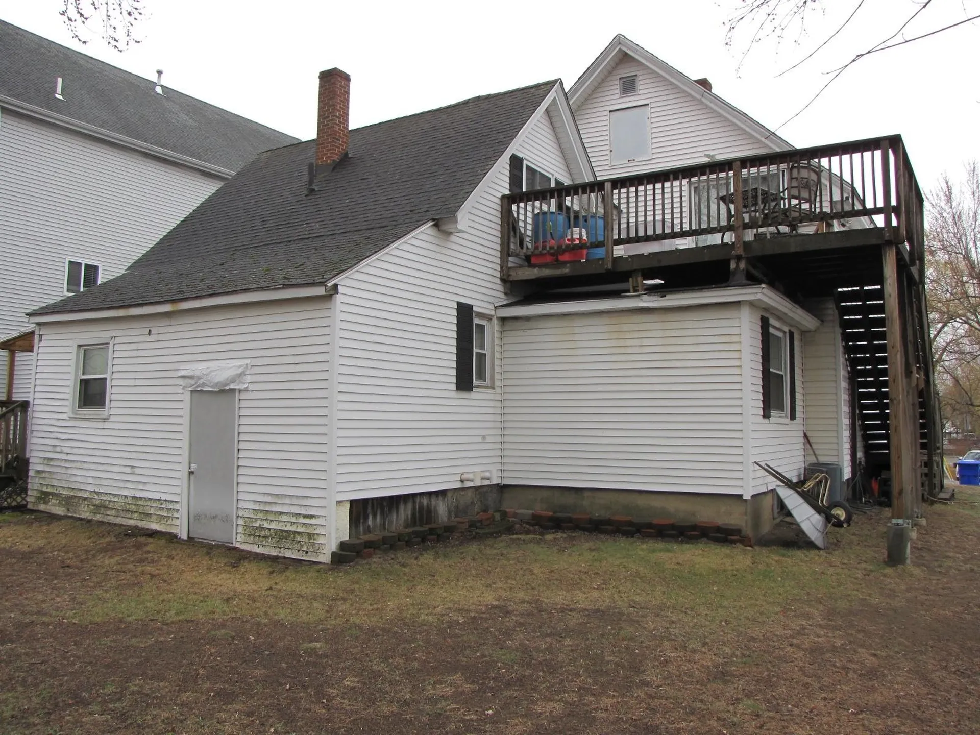 3 Mcilvin Street Manchester NH 03103