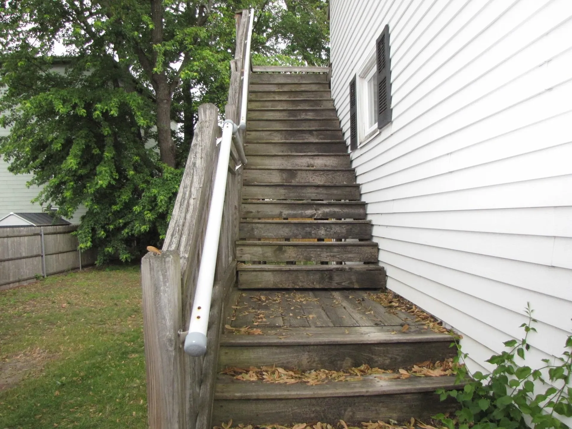 3 Mcilvin Street Manchester NH 03103