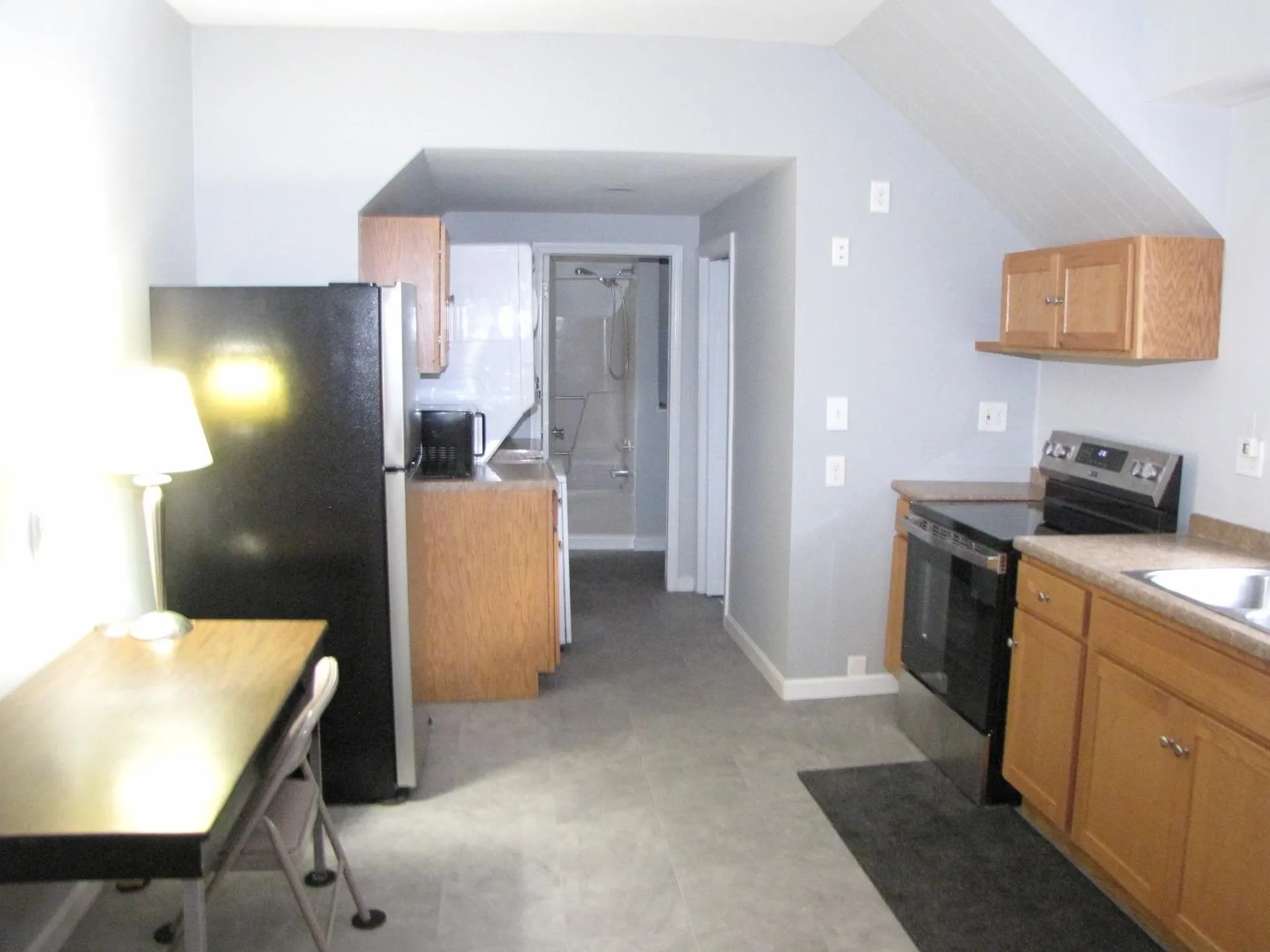 3 Mcilvin Street Manchester NH 03103