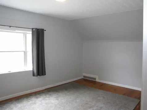 3 Mcilvin Street Manchester NH 03103