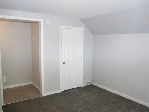 3 Mcilvin Street Manchester NH 03103