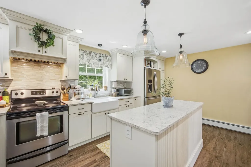 343 Beauty Hill Road Barrington NH 03825