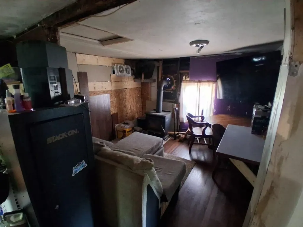 17 Pawtucket Avenue Claremont NH 03743
