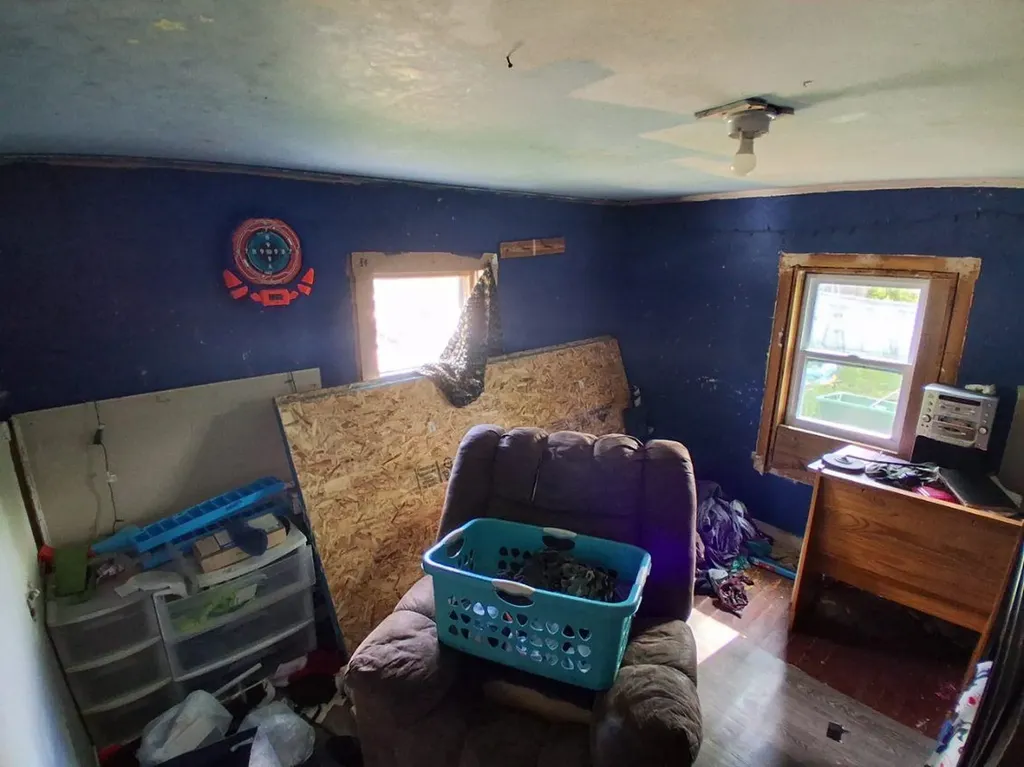 17 Pawtucket Avenue Claremont NH 03743