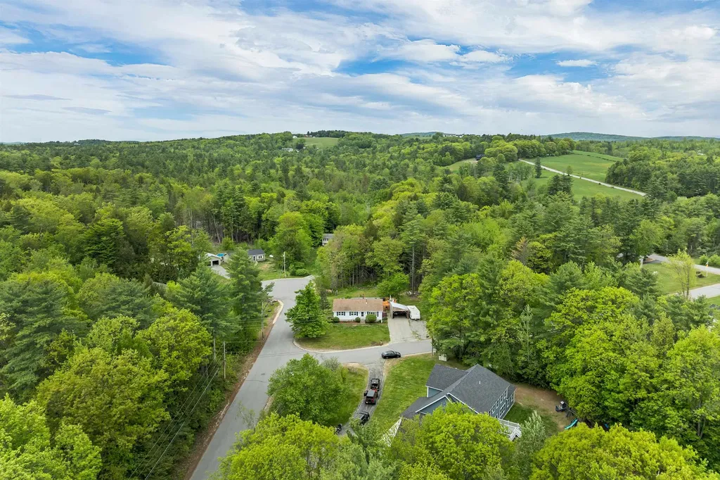42 Cameron Drive Pittsfield NH 03263-3207