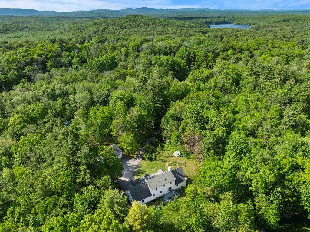 137 Hearthside Drive Barrington NH 03825