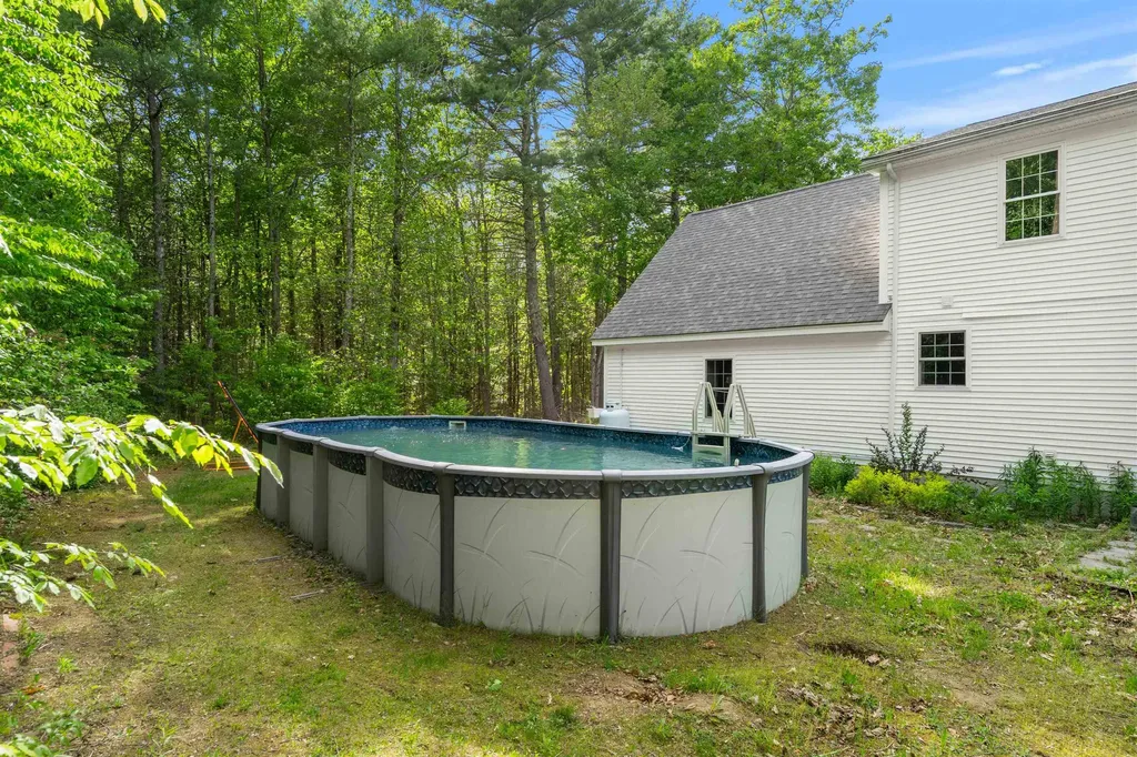 137 Hearthside Drive Barrington NH 03825