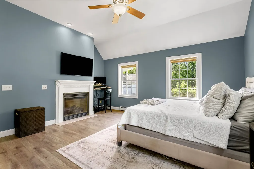 137 Hearthside Drive Barrington NH 03825