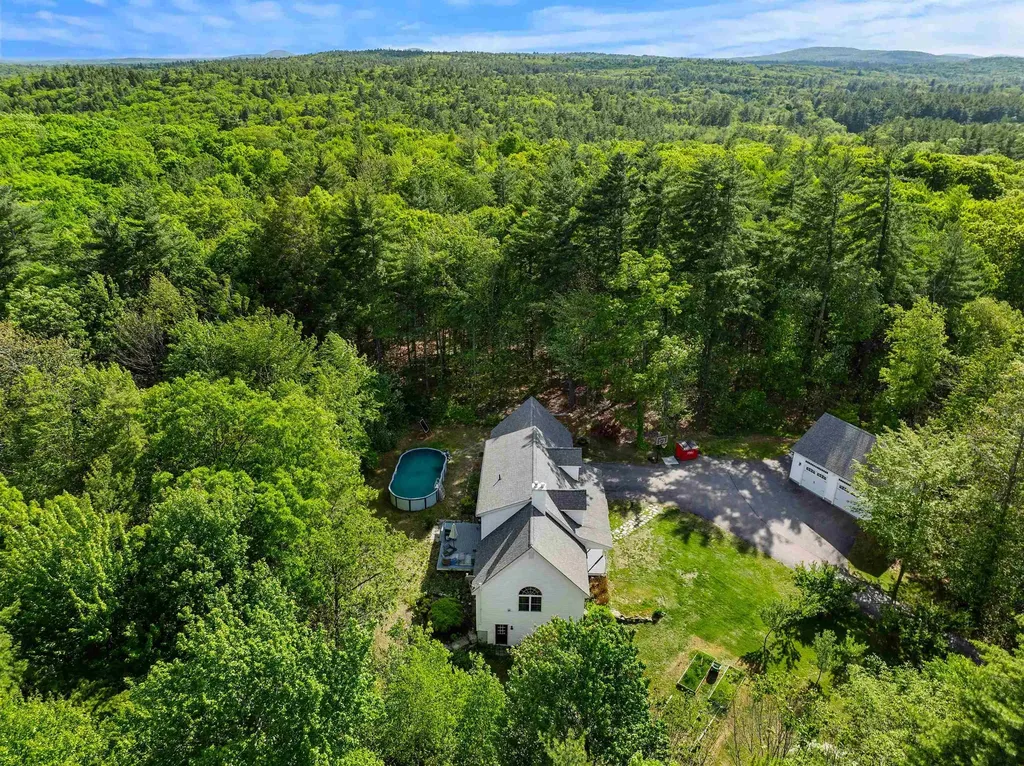 137 Hearthside Drive Barrington NH 03825